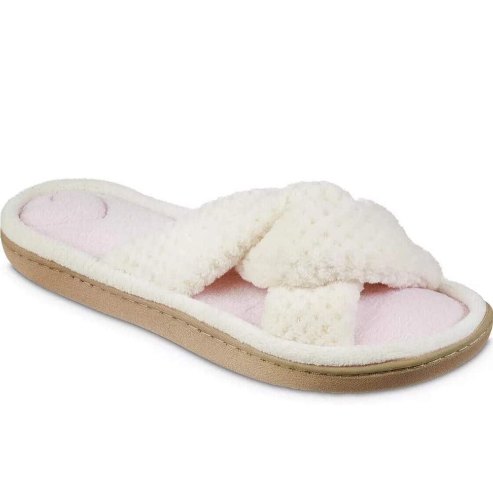 Popcorn Round Toe Slip On Indoor Slippers White